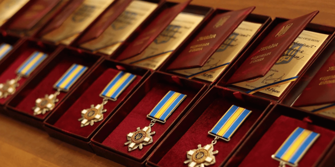 Родинам Захисників з Вінниччини вручили нагороди, присвоєні воїнам посмертно