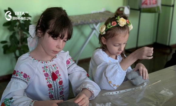 «Бойові котики» і «Пташки перемоги» вінницькі школярі виготовили обереги для захисників «Бойові котики» і «Пташки перемоги» вінницькі школярі виготовили обереги для захисників