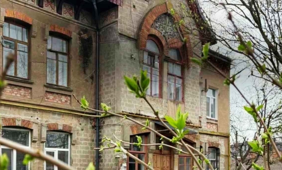 «Будинок страху» та лікарі-дипломати вінничан запрошують на таємничу прогулянку містом «Будинок страху» та лікарі-дипломати вінничан запрошують на таємничу прогулянку містом