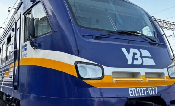 «Укрзалізниця» скоротила графік популярного поїзда через Вінницю «Укрзалізниця» скоротила графік популярного поїзда через Вінницю