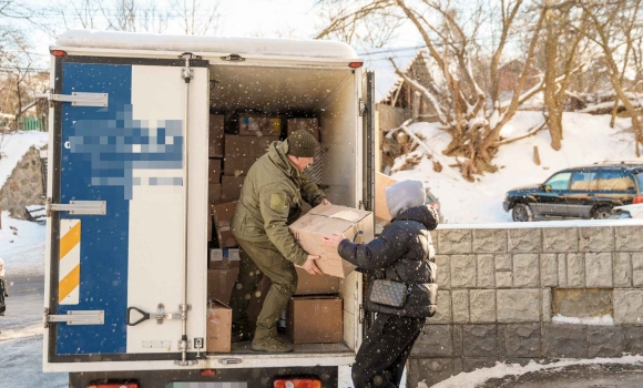 Дітям Балаклії передали вінницьку гуманітарну допомогу Дітям Балаклії передали вінницьку гуманітарну допомогу