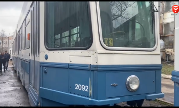 До Вінниці привезли ще один «Трам-2000»: вже 29 трамвай зі Швейцарії