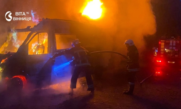 Два автомобілі на Вінниччині згоріли через розгерметизацію паливних систем Два автомобілі на Вінниччині згоріли через розгерметизацію паливних систем