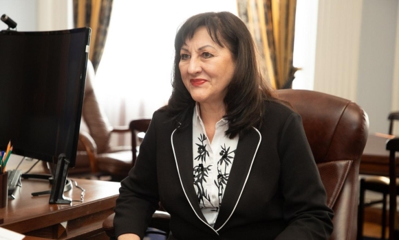 Директорці Вінницького професійного коледжу сфери послуг подовжили контракт Директорці Вінницького професійного коледжу сфери послуг подовжили контракт