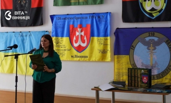Дитячі малюнки і світлини сімей у Вінниці показують виставку про зниклих безвісти Дитячі малюнки і світлини сімей у Вінниці показують виставку про зниклих безвісти