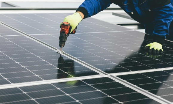 Енергетичний щит як перетворити сонячне світло на стабільність для дому та бізнесу Енергетичний щит як перетворити сонячне світло на стабільність для дому та бізнесу