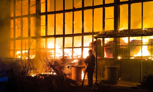 Горіли складські приміщення на площі 200 кв. м. на вулиці Гетьмана Мазепи у Вінниці Горіли складські приміщення на площі 200 кв. м. на вулиці Гетьмана Мазепи у Вінниці