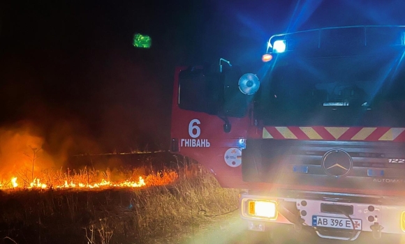 Горів диван й гектари згарищ вінницькі рятувальники розповіли про «гарячу» добу Горів диван й гектари згарищ вінницькі рятувальники розповіли про «гарячу» добу