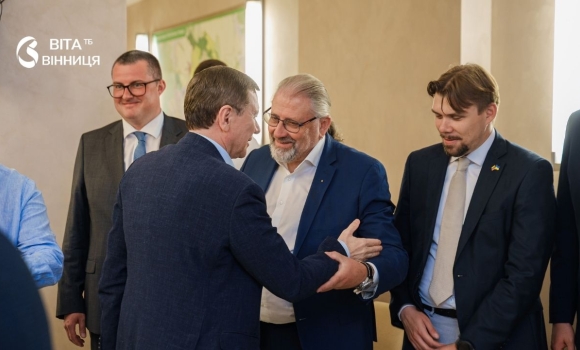 Іспанія, Польща та Литва у Вінниці обговорили міжнародну співпрацю з нагоди Дня святого Якова Іспанія, Польща та Литва у Вінниці обговорили міжнародну співпрацю з нагоди Дня святого Якова