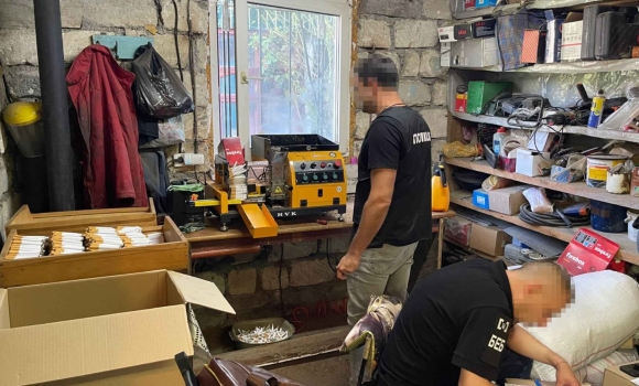Кримінальне тріо підробляло цигарки й торгувало ними на Вінниччині Кримінальне тріо підробляло цигарки й торгувало ними на Вінниччині