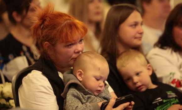 Мама в «пікселі» у Вінниці нагородили жінку-військову, яка виховує п’ятьох дітей Мама в «пікселі» у Вінниці нагородили жінку-військову, яка виховує п’ятьох дітей
