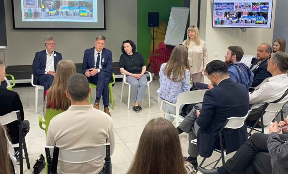 Майбутнє міст та рецепт вільного суспільства мери Карлсруе та Нансі поділилися досвідом із вінничанами Майбутнє міст та рецепт вільного суспільства мери Карлсруе та Нансі поділилися досвідом із вінничанами