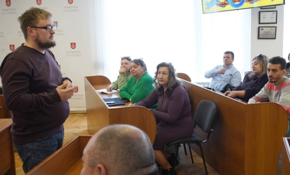 Можливість встановлення на прибудинкових територіях зарядних станцій для електромобілів обговорять у Вінниці Можливість встановлення на прибудинкових територіях зарядних станцій для електромобілів обговорять у Вінниці