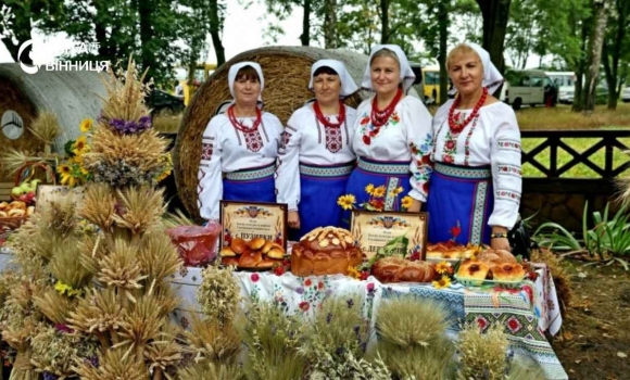 Музей хліба на Вінниччині відзначив 40-річчя фестивалем обрядових виробів Музей хліба на Вінниччині відзначив 40-річчя фестивалем обрядових виробів