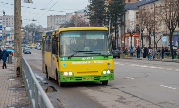 На автобусному маршруті №19Б у Вінниці змінили перевізника На автобусному маршруті №19Б у Вінниці змінили перевізника