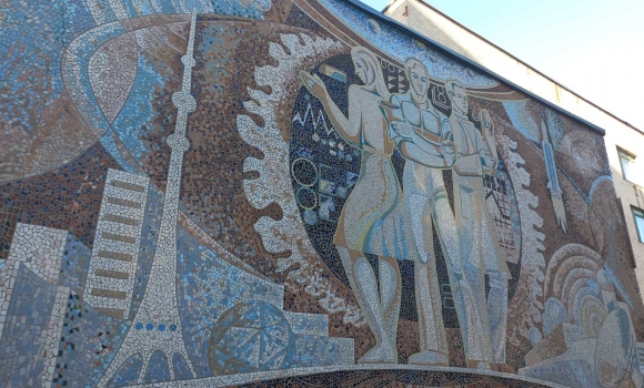 На фасаді коледжу у Вінниці виявили пам’ятку монументального мистецтва На фасаді коледжу у Вінниці виявили пам’ятку монументального мистецтва