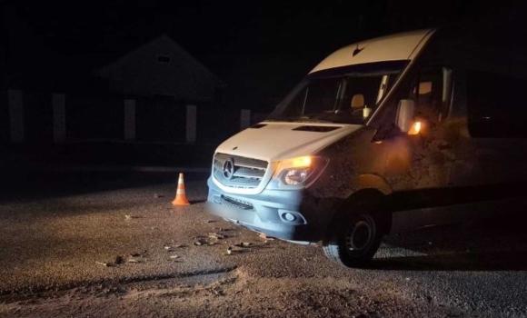 На Вінниччині скутер зіткнувся із вантажівкою – водія двоколісного госпіталізували На Вінниччині скутер зіткнувся із вантажівкою – водія двоколісного госпіталізували