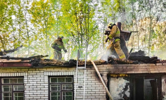 На Вінниччині за добу ліквідували шість пожеж горіли будинки, суха трава та техніка На Вінниччині за добу ліквідували шість пожеж горіли будинки, суха трава та техніка
