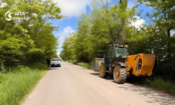 На Жмеринщині нетверезий водій навантажувача намагався відкупитися від поліції за 17 тис. грн На Жмеринщині нетверезий водій навантажувача намагався відкупитися від поліції за 17 тис. грн