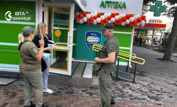 П'ять бар'єрів на одній ділянці як у Вінниці борються за доступний простір П'ять бар'єрів на одній ділянці як у Вінниці борються за доступний простір