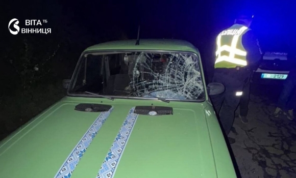 Пішохода збили просто на узбіччі на Гайсинщині в лікарні опинився місцевий житель Пішохода збили просто на узбіччі на Гайсинщині в лікарні опинився місцевий житель
