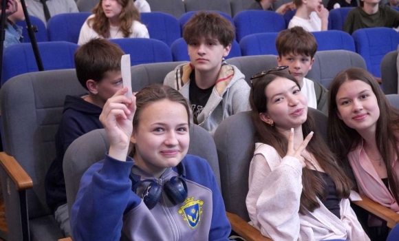 Понад 50 команд і запеклий фінал у Вінниці визначили кращих кмітливців серед ліцеїстів Понад 50 команд і запеклий фінал у Вінниці визначили кращих кмітливців серед ліцеїстів