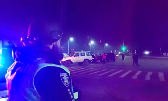 Семеро поліцейських поранені через вибух у Миколаєві Семеро поліцейських поранені через вибух у Миколаєві