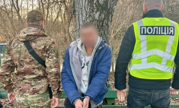 Службовий пес допоміг розшукати вбивцю, який переховувався у вінницьких лісах Службовий пес допоміг розшукати вбивцю, який переховувався у вінницьких лісах