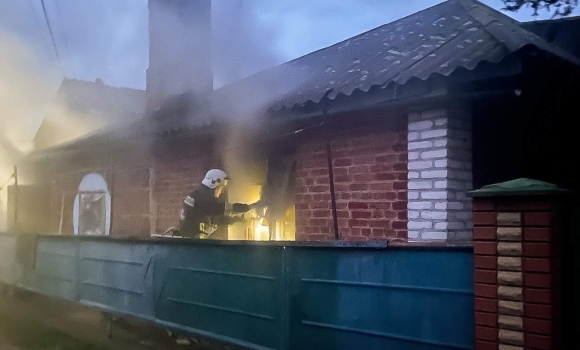 Трагедія трапилась через сигарету. На Вінниччині у вогні загинуло літнє подружжя Трагедія трапилась через сигарету. На Вінниччині у вогні загинуло літнє подружжя