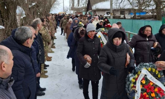 Тульчинська громада прощалась із загиблим на Курщині земляком Тульчинська громада прощалась із загиблим на Курщині земляком