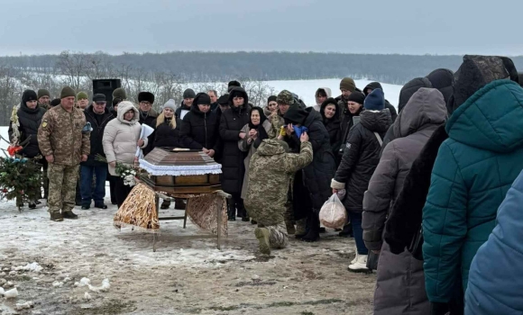 Тульчинська громада прощалась з 29-річним Героєм зі штурмової роти Тульчинська громада прощалась з 29-річним Героєм зі штурмової роти