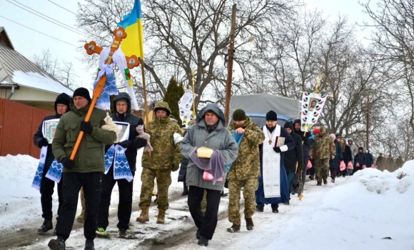 У Бершаді прощались із 50-річним стрільцем аеромобільного підрозділу У Бершаді прощались із 50-річним стрільцем аеромобільного підрозділу