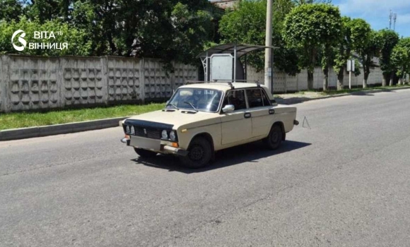У Гнівані автомобіль ВАЗ збив 17-річного пішохода, який перетинав дорогу у невстановленому місці У Гнівані автомобіль ВАЗ збив 17-річного пішохода, який перетинав дорогу у невстановленому місці