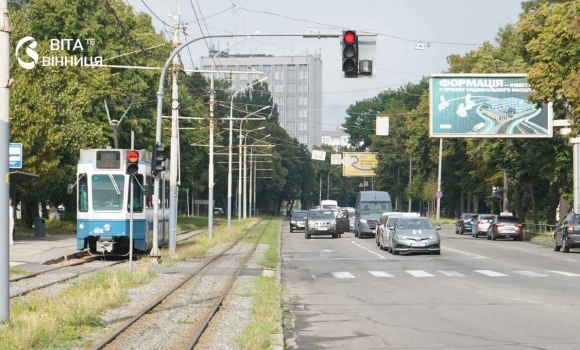На вулицях Вінниці світлофори синхронізують з хвилиною мовчання На вулицях Вінниці світлофори синхронізують з хвилиною мовчання