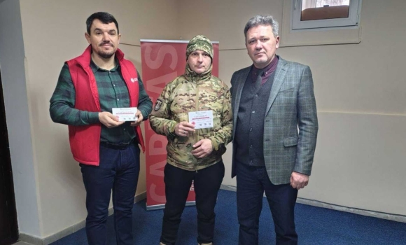 У Вінниці захисники та їхні рідні отримали сертифікати на обстеження зору У Вінниці захисники та їхні рідні отримали сертифікати на обстеження зору