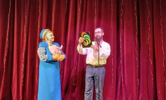 У Вінницькому обласному театрі ляльок привітали з ювілеєм заслужену артистку України У Вінницькому обласному театрі ляльок привітали з ювілеєм заслужену артистку України