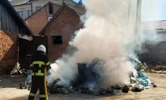 Від покинутої хати до авто на Вінниччині фіксують масштабні займання через «коротке замикання» Від покинутої хати до авто на Вінниччині фіксують масштабні займання через «коротке замикання»