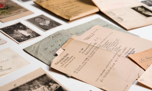 Вінничан запрошують відвідати виставку, яка розповідає історії вʼязнів концтаборів Вінничан запрошують відвідати виставку, яка розповідає історії вʼязнів концтаборів