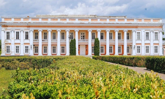 Вінничанам презентують видання «Замки і резиденції в Україні, пов’язані із польськими родами» Вінничанам презентують видання «Замки і резиденції в Україні, пов’язані із польськими родами»