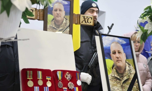 Вінниця прощалась з 55-річним поліцейським, який загинув у бою на Донеччині Вінниця прощалась з 55-річним поліцейським, який загинув у бою на Донеччині