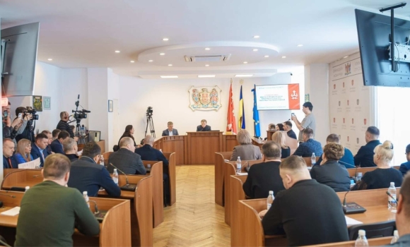 Вінниця придбає в лізинг 19 прибиральних машин, на 12 з них отримають грантові кошти Вінниця придбає в лізинг 19 прибиральних машин, на 12 з них отримають грантові кошти