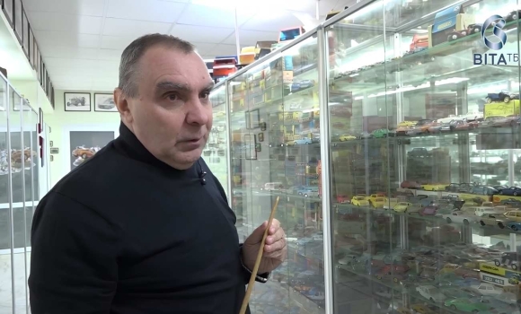 Вінниця у мініатюрі та «кіношні» авто де у місті побачити колекцію, якої немає навіть у ЄС Вінниця у мініатюрі та «кіношні» авто де у місті побачити колекцію, якої немає навіть у ЄС