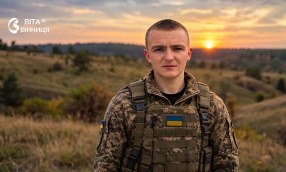 Військовослужбовець Збройних Сил України Олександр Сімчук у польовій формі Військовослужбовець Збройних Сил України Олександр Сімчук у польовій формі