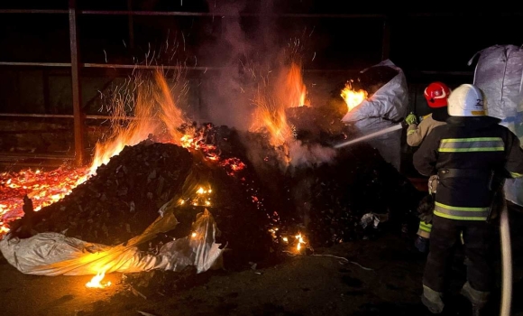 Вогонь не шкодує ні осель, ні автівок на Вінниччині за добу зафіксували шість пожеж Вогонь не шкодує ні осель, ні автівок на Вінниччині за добу зафіксували шість пожеж