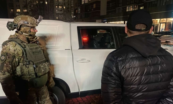 Викрадення та штурм КОРДу у Вінниці судитимуть батька з сином, які вибивали з підприємців мільйони доларів Викрадення та штурм КОРДу у Вінниці судитимуть батька з сином, які вибивали з підприємців мільйони доларів