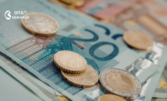 Євро дорожче за долар на 6 гривень що показує офіційний курс на вівторок Євро дорожче за долар на 6 гривень що показує офіційний курс на вівторок