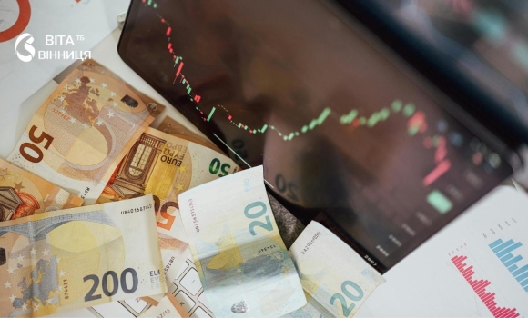 Євро дорожчий за долар майже на 6 гривень офіційний курс валют на 2 жовтня Євро дорожчий за долар майже на 6 гривень офіційний курс валют на 2 жовтня