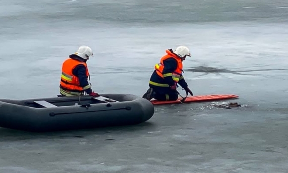 З-під криги на Вінниччині дістали тіло 53-річного потопельника З-під криги на Вінниччині дістали тіло 53-річного потопельника